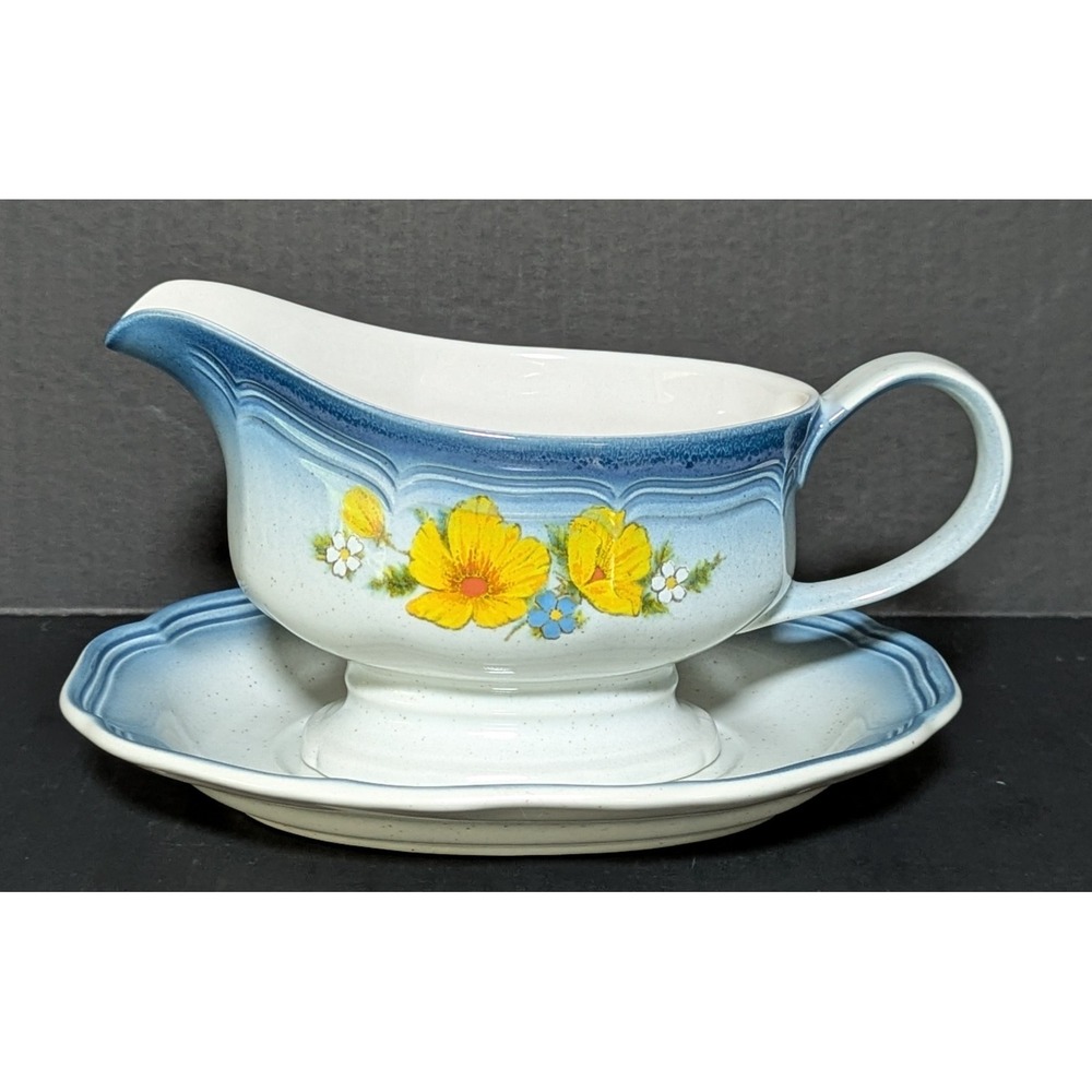 Vintage Mikasa "Amy" Country Club Collection CA503 Gravy Boat With Underplate